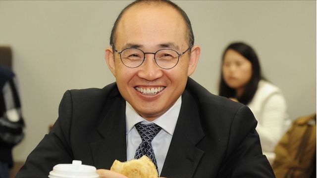 金沙威尼斯欢乐娱人城还是回来了！地产大佬套现300亿赴美5年后回国人民日报说的对(图7)